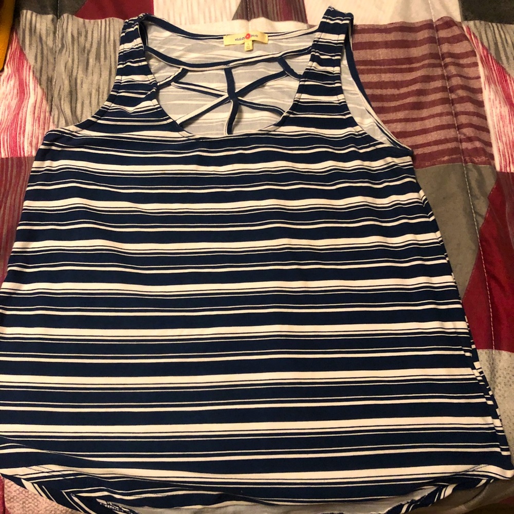 I’m selling a extremely comfy tank top.